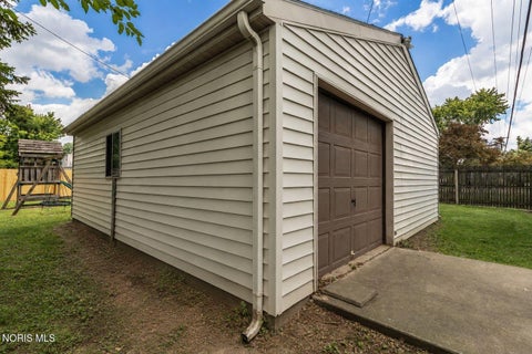 Tiny photo for 6218 White Oak Drive, Toledo, OH 43615 (MLS # 10013112)