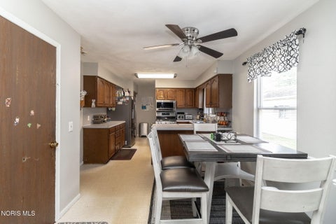 Tiny photo for 6218 White Oak Drive, Toledo, OH 43615 (MLS # 10013112)