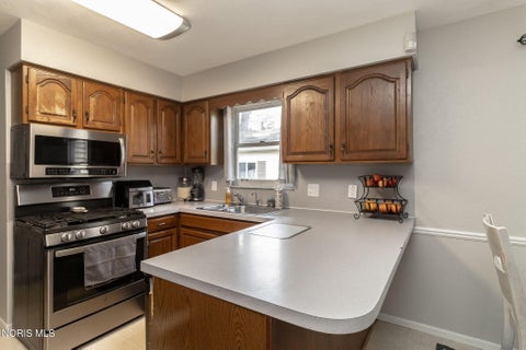 Tiny photo for 6218 White Oak Drive, Toledo, OH 43615 (MLS # 10013112)