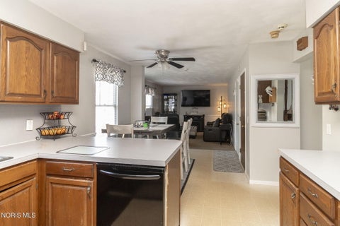 Tiny photo for 6218 White Oak Drive, Toledo, OH 43615 (MLS # 10013112)