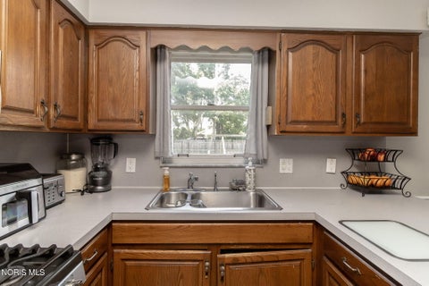 Tiny photo for 6218 White Oak Drive, Toledo, OH 43615 (MLS # 10013112)