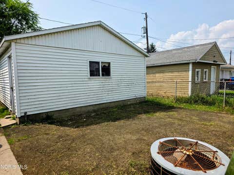 Tiny photo for 1534 Oakmont Street, Toledo, OH 43605 (MLS # 10011021)