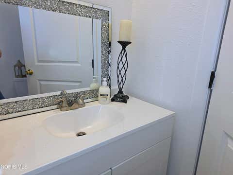 Tiny photo for 1534 Oakmont Street, Toledo, OH 43605 (MLS # 10011021)