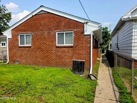 Tiny photo for 1534 Oakmont Street, Toledo, OH 43605 (MLS # 10011021)