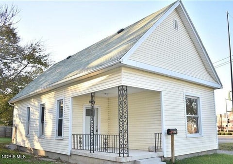 Photo of 824 Berry Street, Toledo, OH 43605 (MLS # 10014807)