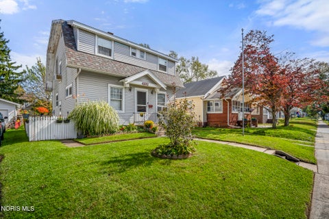 Photo of 4132 Parrakeet Avenue, Toledo, OH 43612 (MLS # 10014616)