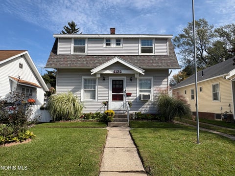 Photo of 4132 Parrakeet Avenue, Toledo, OH 43612 (MLS # 10014616)
