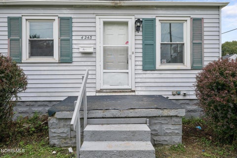 Tiny photo for 4243 Fairview Drive, Toledo, OH 43612 (MLS # 10013414)