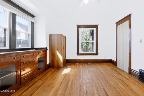 Tiny photo for 2421 Fulton Street, Toledo, OH 43620 (MLS # 10013461)