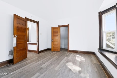 Tiny photo for 2421 Fulton Street, Toledo, OH 43620 (MLS # 10013461)