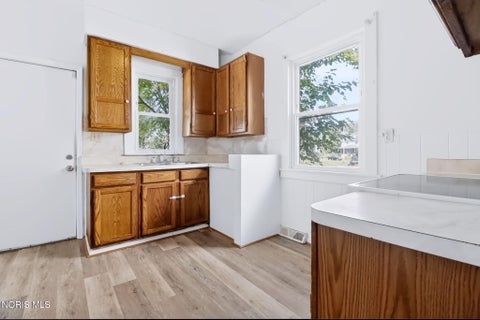 Tiny photo for 2421 Fulton Street, Toledo, OH 43620 (MLS # 10013461)
