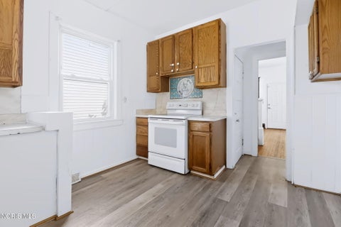 Tiny photo for 2421 Fulton Street, Toledo, OH 43620 (MLS # 10013461)