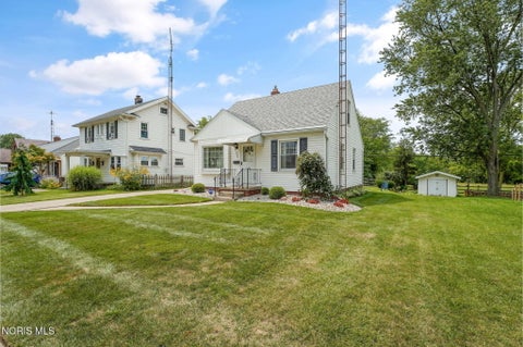 Tiny photo for 586 Sylvandale Avenue, Oregon, OH 43616 (MLS # 10011826)