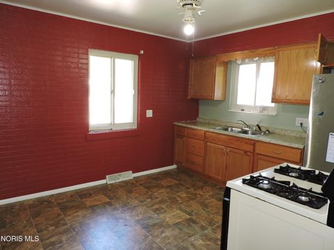 Tiny photo for 521 Whitlock Avenue, Toledo, OH 43605 (MLS # 10008466)