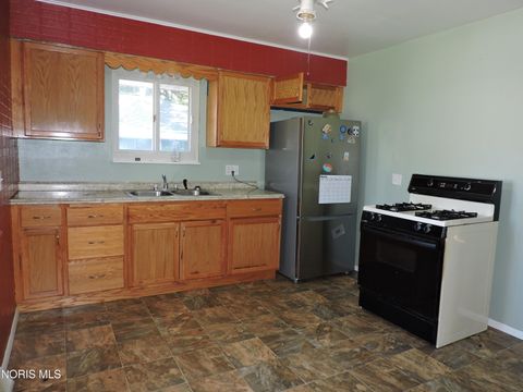 Tiny photo for 521 Whitlock Avenue, Toledo, OH 43605 (MLS # 10008466)