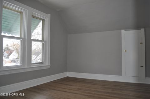 Tiny photo for 136 Steel Street, Toledo, OH 43605 (MLS # 10003251)