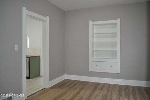 Tiny photo for 136 Steel Street, Toledo, OH 43605 (MLS # 10003251)