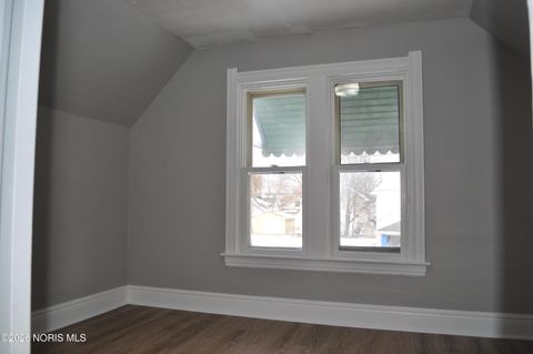 Tiny photo for 136 Steel Street, Toledo, OH 43605 (MLS # 10003251)