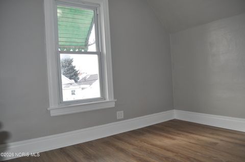 Tiny photo for 136 Steel Street, Toledo, OH 43605 (MLS # 10003251)
