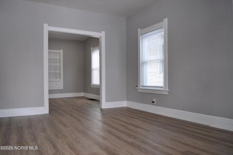 Tiny photo for 136 Steel Street, Toledo, OH 43605 (MLS # 10003251)