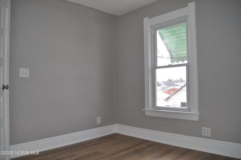 Tiny photo for 136 Steel Street, Toledo, OH 43605 (MLS # 10003251)
