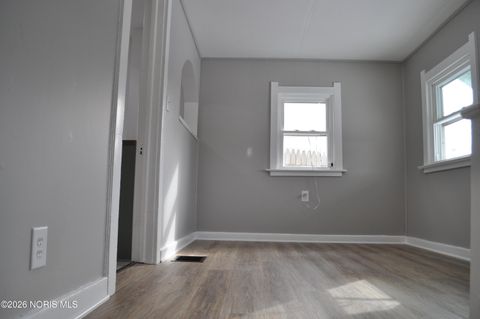 Tiny photo for 136 Steel Street, Toledo, OH 43605 (MLS # 10003251)