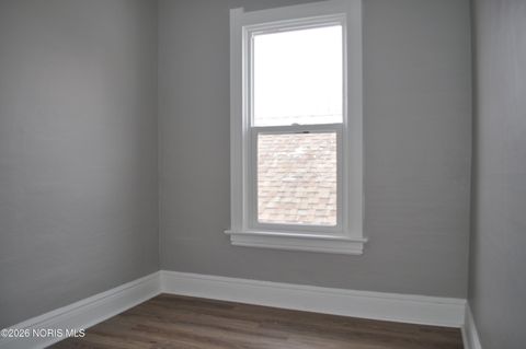 Tiny photo for 136 Steel Street, Toledo, OH 43605 (MLS # 10003251)