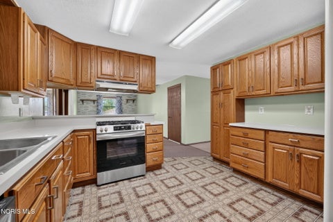 Tiny photo for 200 Jeanette Drive, Fostoria, OH 44830 (MLS # 10010667)