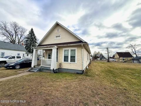 Photo of 1141 Pinewood Avenue, Toledo, OH 43607 (MLS # 10002944)