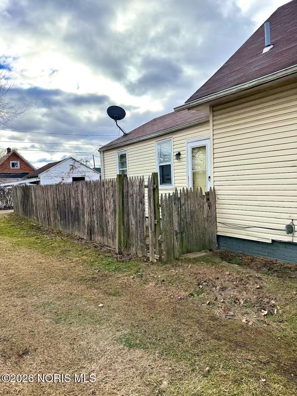 1141 Pinewood Avenue