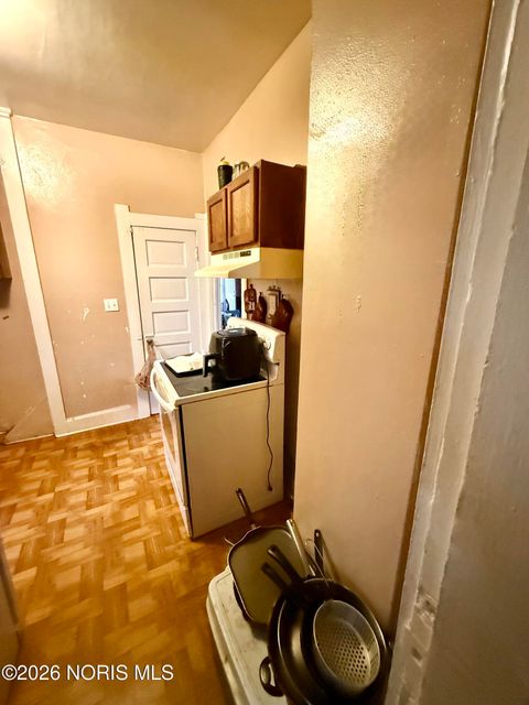 Tiny photo for 1141 Pinewood Avenue, Toledo, OH 43607 (MLS # 10002944)