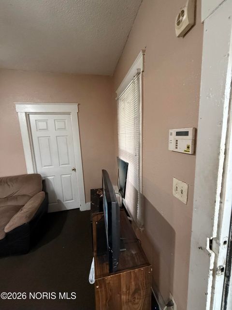 Tiny photo for 1141 Pinewood Avenue, Toledo, OH 43607 (MLS # 10002944)