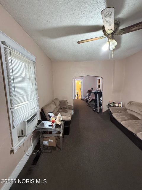 Tiny photo for 1141 Pinewood Avenue, Toledo, OH 43607 (MLS # 10002944)