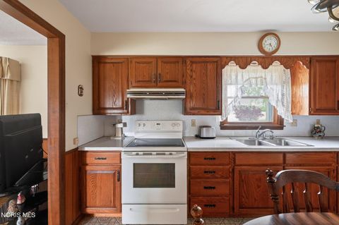 Tiny photo for 755 Nickie Lane, Fostoria, OH 44830 (MLS # 10008120)