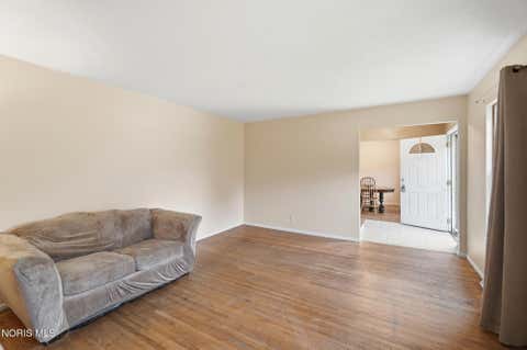 Tiny photo for 6150 Meadowvale Drive, Toledo, OH 43613 (MLS # 10011814)