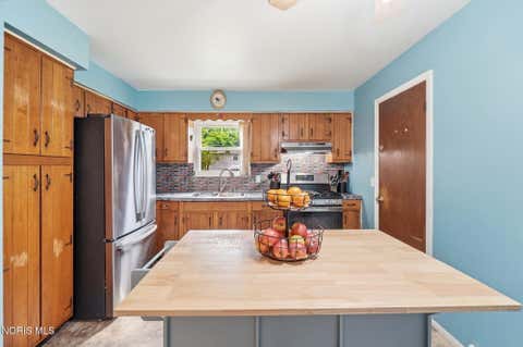 Tiny photo for 6150 Meadowvale Drive, Toledo, OH 43613 (MLS # 10011814)