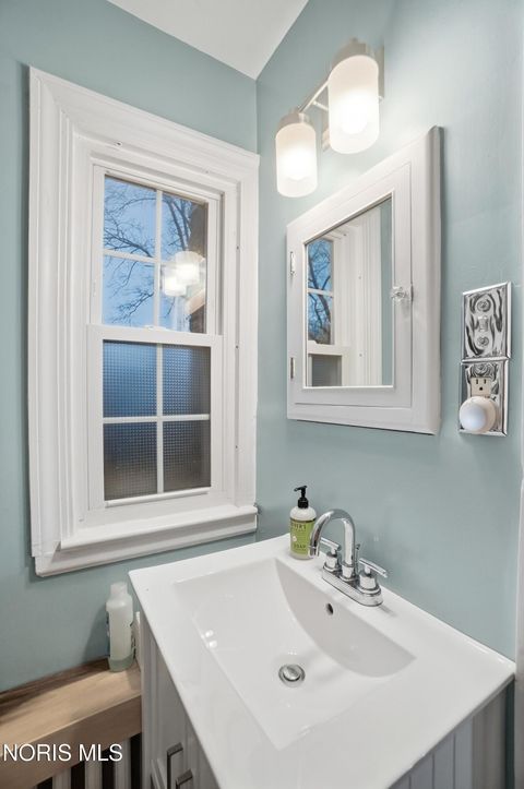 Tiny photo for 3324 Darlington Road, Ottawa Hills, OH 43606 (MLS # 10005336)