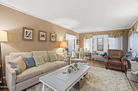 Tiny photo for 3324 Darlington Road, Ottawa Hills, OH 43606 (MLS # 10005336)