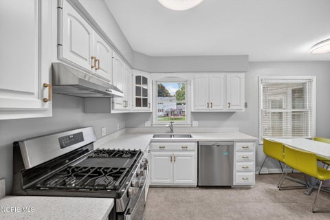 Tiny photo for 2420 Country Squire Lane, Toledo, OH 43615 (MLS # 10009134)