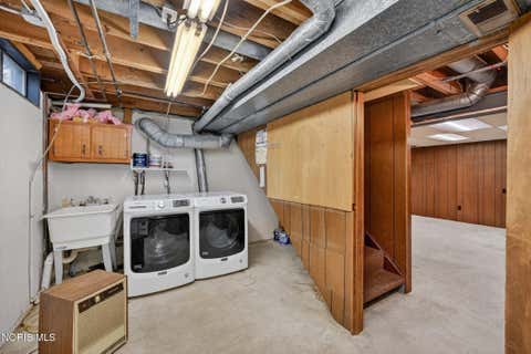 Tiny photo for 2420 Country Squire Lane, Toledo, OH 43615 (MLS # 10009134)