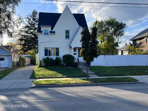 Photo of 1511 Upton Avenue, Toledo, OH 43607 (MLS # 10000268)