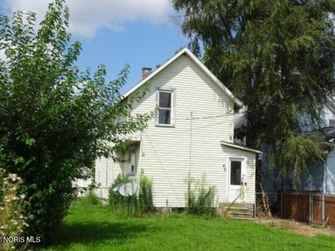 Tiny photo for 1521 Napoleon Street, Fremont, OH 43420 (MLS # 10012881)