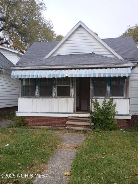 Photo of 419 E Streicher Street, Toledo, OH 43608 (MLS # 10002233)