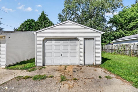 Tiny photo for 3701 Wallwerth Drive, Toledo, OH 43612 (MLS # 10013193)