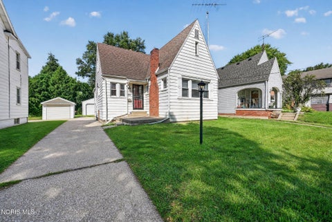 Photo of 3701 Wallwerth Drive, Toledo, OH 43612 (MLS # 10013193)