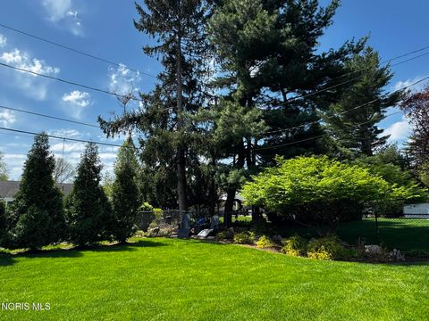 Tiny photo for 3749 N Beverly Hills Drive, Toledo, OH 43614 (MLS # 10006756)