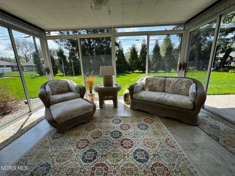 Tiny photo for 3749 N Beverly Hills Drive, Toledo, OH 43614 (MLS # 10006756)