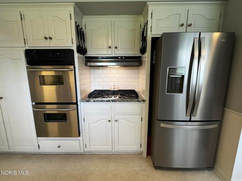 Tiny photo for 3749 N Beverly Hills Drive, Toledo, OH 43614 (MLS # 10006756)