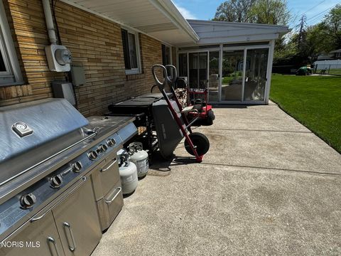 Tiny photo for 3749 N Beverly Hills Drive, Toledo, OH 43614 (MLS # 10006756)