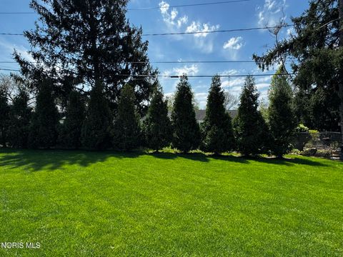 Tiny photo for 3749 N Beverly Hills Drive, Toledo, OH 43614 (MLS # 10006756)